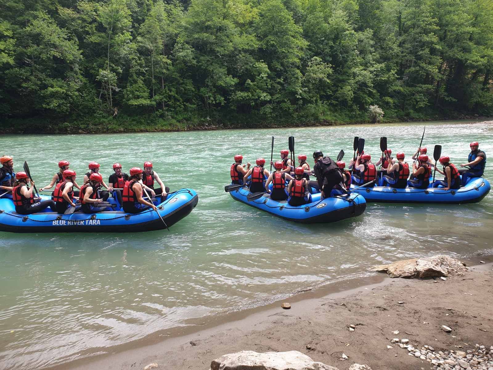 5 Reasons why rafting is a great activity for everybody