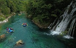 Where is rafting better: in the upper or lower course of Tara river?